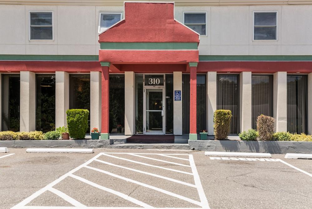 Econo Lodge Stewart International Airport New Windsor Kültér fotó
